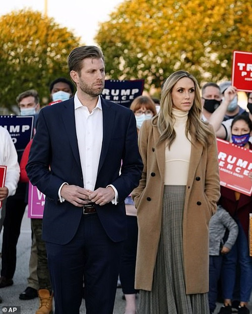 Eric Trump và vợ cứ khăng khăng rằng có gian lận trong bầu cử, dù không đưa ra được bằng chứng. Bầu cử có kết quả rồi mới kêu gọi đi bỏ phiếu, con trai Tổng thống Trump bị “troll” mạnh ảnh 2