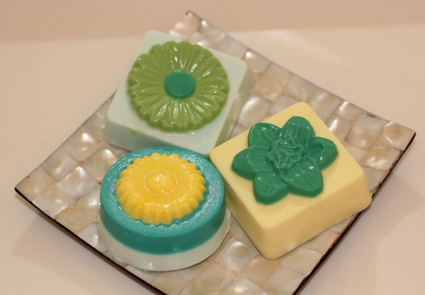 Trông cũng rất giống thạch rau câu. Ảnh: Consumer Crafts. Sắp tới Ngày của Mẹ rồi, tự làm hai món “mỹ phẩm” xịn xò tặng mẹ thôi ảnh 3