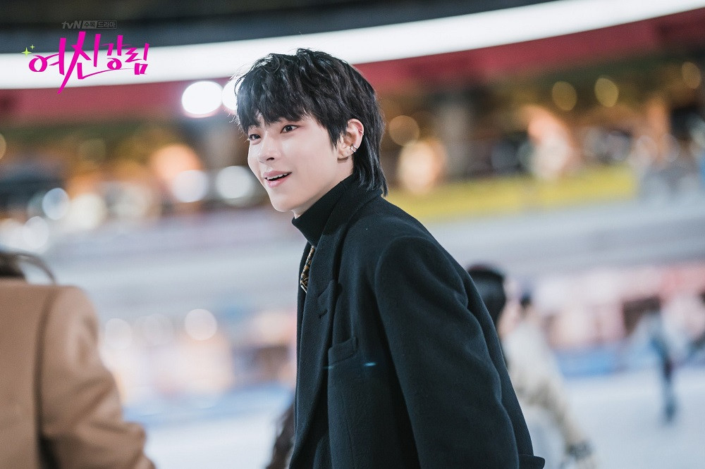 Lạnh lùng bên ngoài, ấm áp bên trong, dễ thương từ đầu tới chân. Từ “18 Again” đến “True Beauty”: Hwang In Yeop hóa “trai hư” nhưng quá đáng yêu khiến fangirl “u mê“ ảnh 8