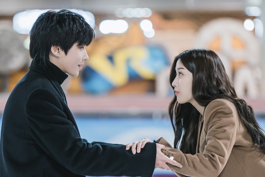 Han Seo Joon cuối cùng đã tạo cơ hội để Im Ju Kyung về bên người mà cô thích, dù biết rằng điều đó sẽ khiến trái tim mình tan nát. Từ “18 Again” đến “True Beauty”: Hwang In Yeop hóa “trai hư” nhưng quá đáng yêu khiến fangirl “u mê“ ảnh 11