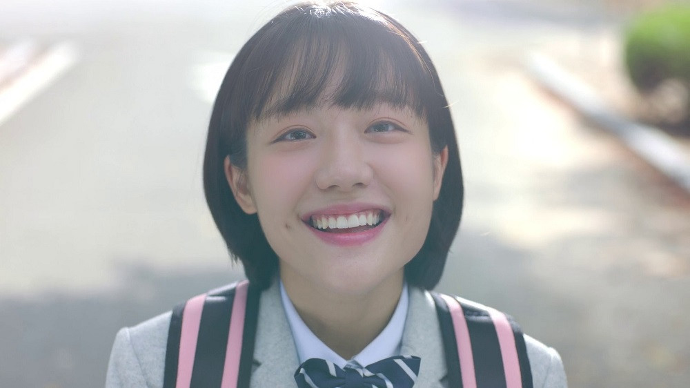 So Joo Yeon tươi tắn rạng rỡ không thua kém Thẩm Nguyệt. “Gửi Thời Thanh Xuân Ngây Thơ” bản Hàn: “Giang Thần” Kim Yo Han bớt lạnh lùng hơn bản gốc ảnh 2