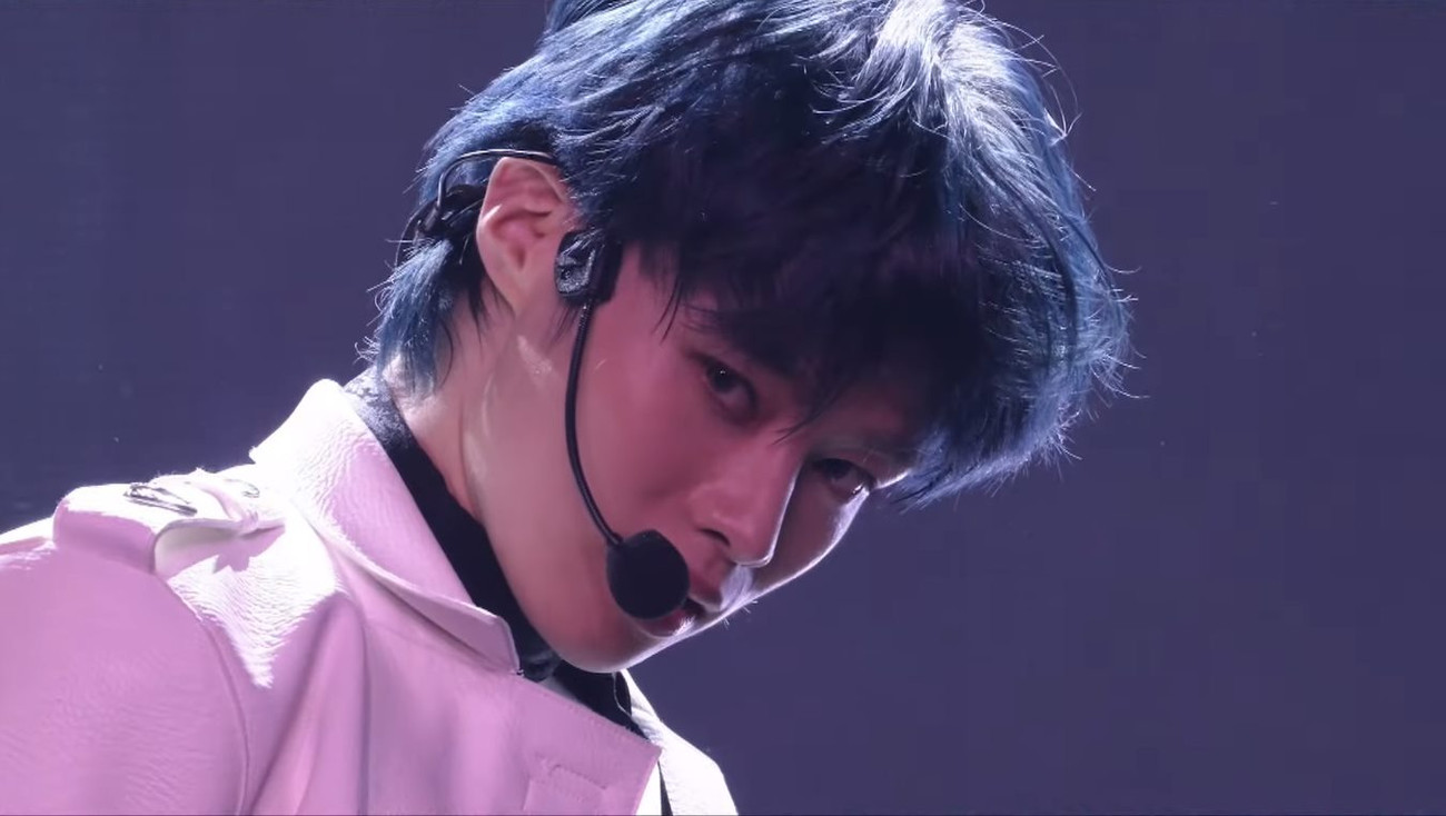 Hanbin biểu diễn cực chuyên nghiệp tại concert label cuối năm Sân khấu pre-debut lên thẳng YouTube chính của Big Hit, Hanbin rộng đường debut xứ Hàn? ảnh 1