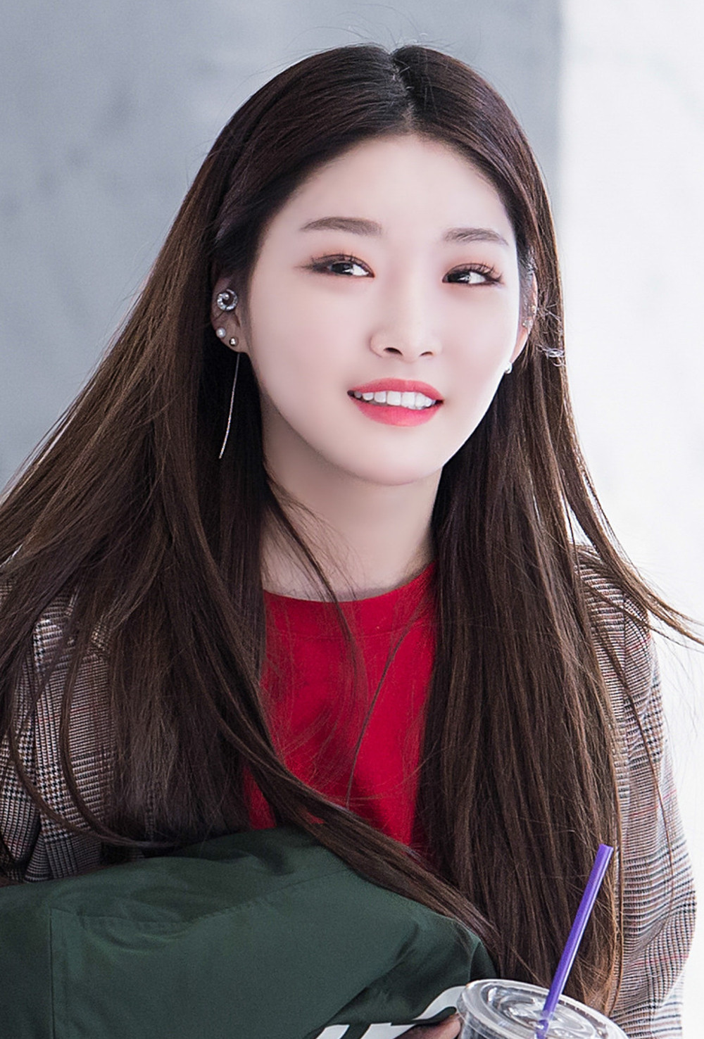 ChungHa nhiễm COVID-19 sau khi đến trung tâm phục hồi hậu chấn thương vai ChungHa xin lỗi fan sau khi dương tính COVID-19, loạt sao Hàn tiếp xúc phải xét nghiệm gấp ảnh 1