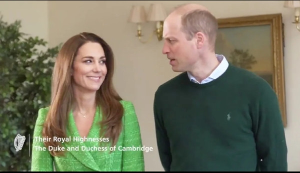 William còn trêu vợ, cả hai người trông đã tươi tắn hơn nhiều. Ảnh: ET. William - Kate lại xuất hiện cùng nhau: Thể hiện sự đoàn kết, như chưa hề có sự vụ Meghan ảnh 3