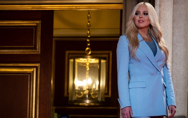 Tiffany khá mờ nhạt trong suốt nhiệm kỳ của bố cô. Ảnh: NYT. Con gái Tổng thống Trump gây chú ý vì chọn lúc bố sắp rời nhiệm sở để thông báo “tin vui“ ảnh 2