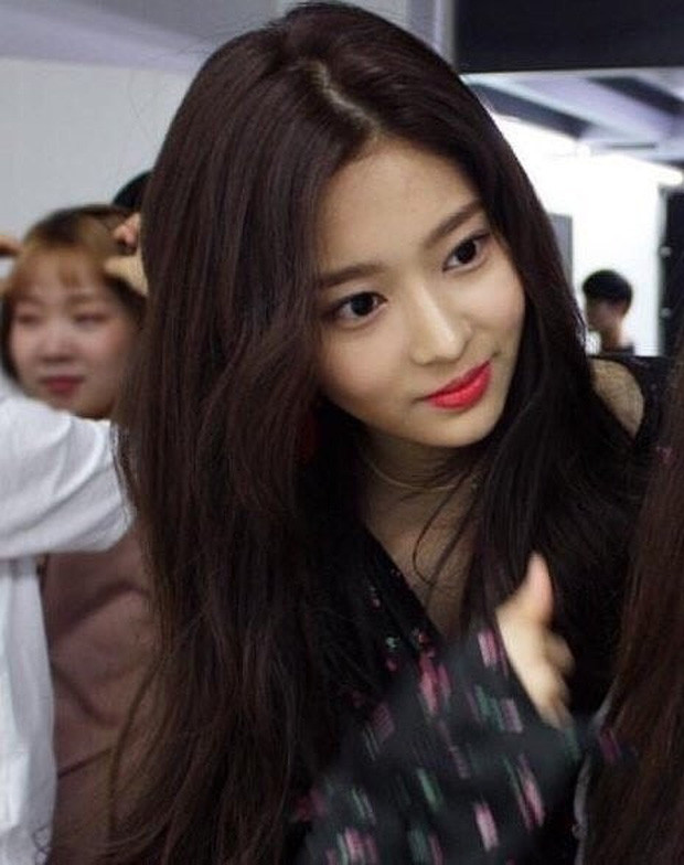 Đây mới là mỹ nhân được dự đoán là người kế vị Irene, Jisoo hay Tzuyu ảnh 7