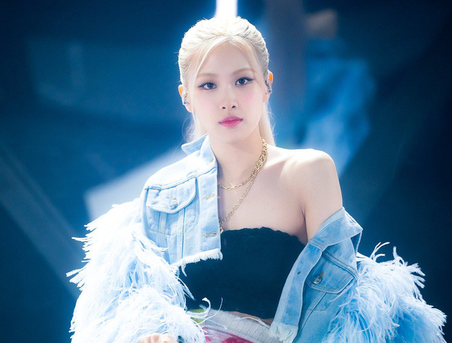 Rosé tăng 100% điểm số nhờ debut solo thành công Bảng xếp hạng thành viên nhóm nữ tháng 3: Vì sao Jennie tụt hạng mà BLINKs vẫn vui? ảnh 2