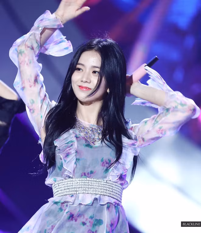 Đây mới là mỹ nhân được dự đoán là người kế vị Irene, Jisoo hay Tzuyu ảnh 3