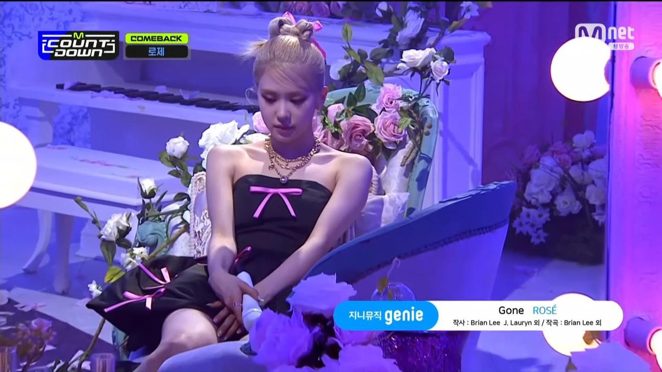 Hành trình solo của Rosé vô cớ bị một số cư dân mạng "cà khịa" Chỉ vì câu bình luận cách đây 4 năm của giám đốc Yang mà Rosé vô cớ bị anti-fan cà khịa ảnh 4
