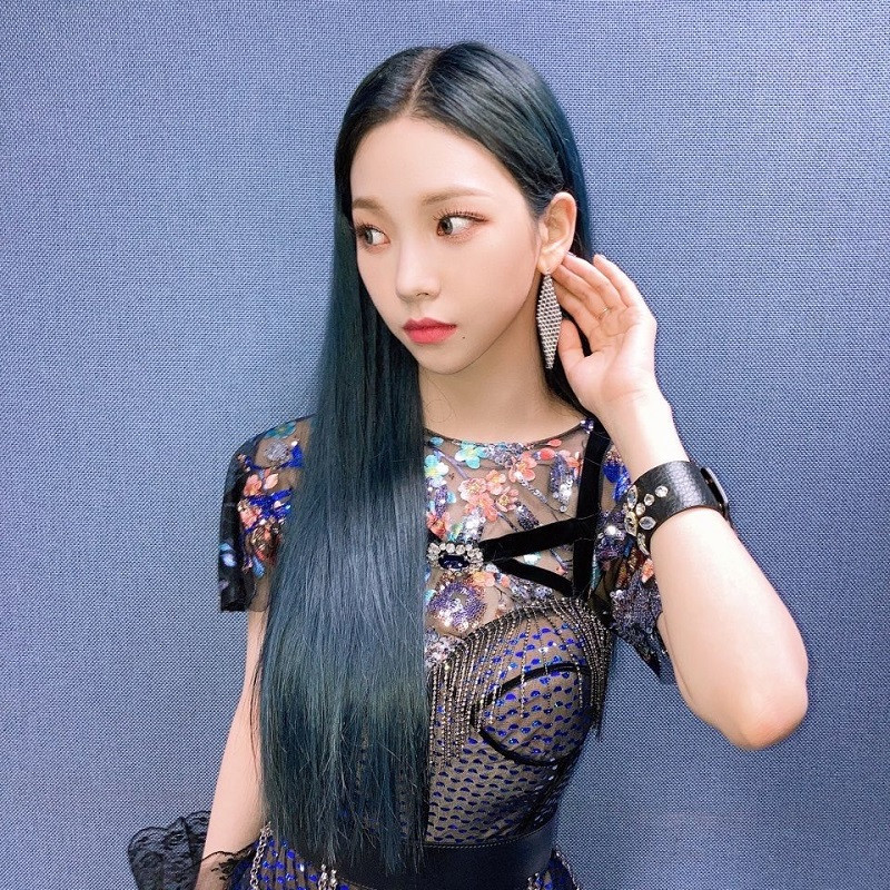 Chỉ cần để tóc mái thưa, Karina (aespa) khiến netizen phải công nhận “mỹ nhân thế hệ mới“ ảnh 2