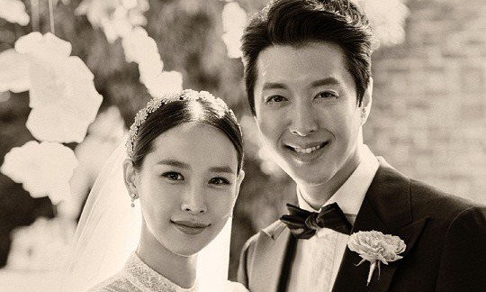 Cuộc hôn nhân của họ từng bị chỉ trích rất nhiều Lý do gì khiến chuyện tình Lee Dong Gun - Jo Yoon Hee bị khán giả Hàn ghét bỏ? ảnh 3