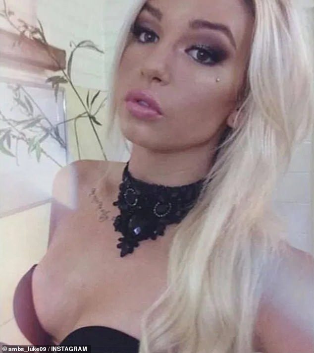 Amber Luke trước khi thẩm mỹ đã rất xinh đẹp. Gần 600 hình xăm và đại phẫu thuật cơ thể, cô gái khiến người nhìn phát hoảng ảnh 1