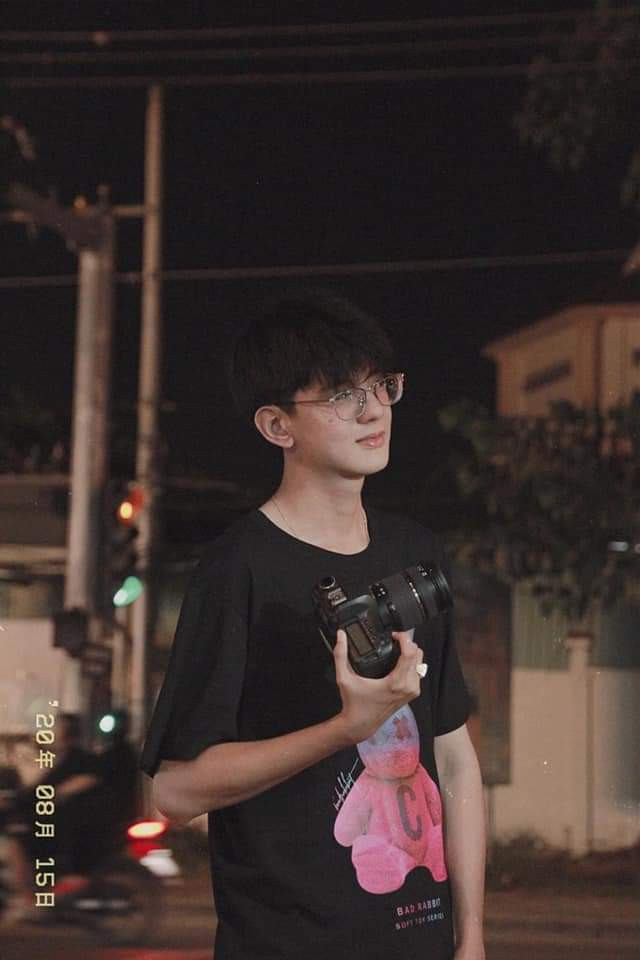 Góc nghiêng sương sương thế này đã đủ khiến chị em xao xuyến hay chưa! Chàng cameraman Cần Thơ khiến hội chị em ngẩn ngơ vì nhan sắc "cực phẩm" ảnh 1