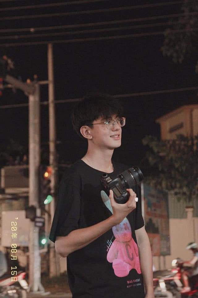 "Nụ cười đi thẳng vào lòng người" của chàng cameraman 1998. Chàng cameraman Cần Thơ khiến hội chị em ngẩn ngơ vì nhan sắc "cực phẩm" ảnh 2