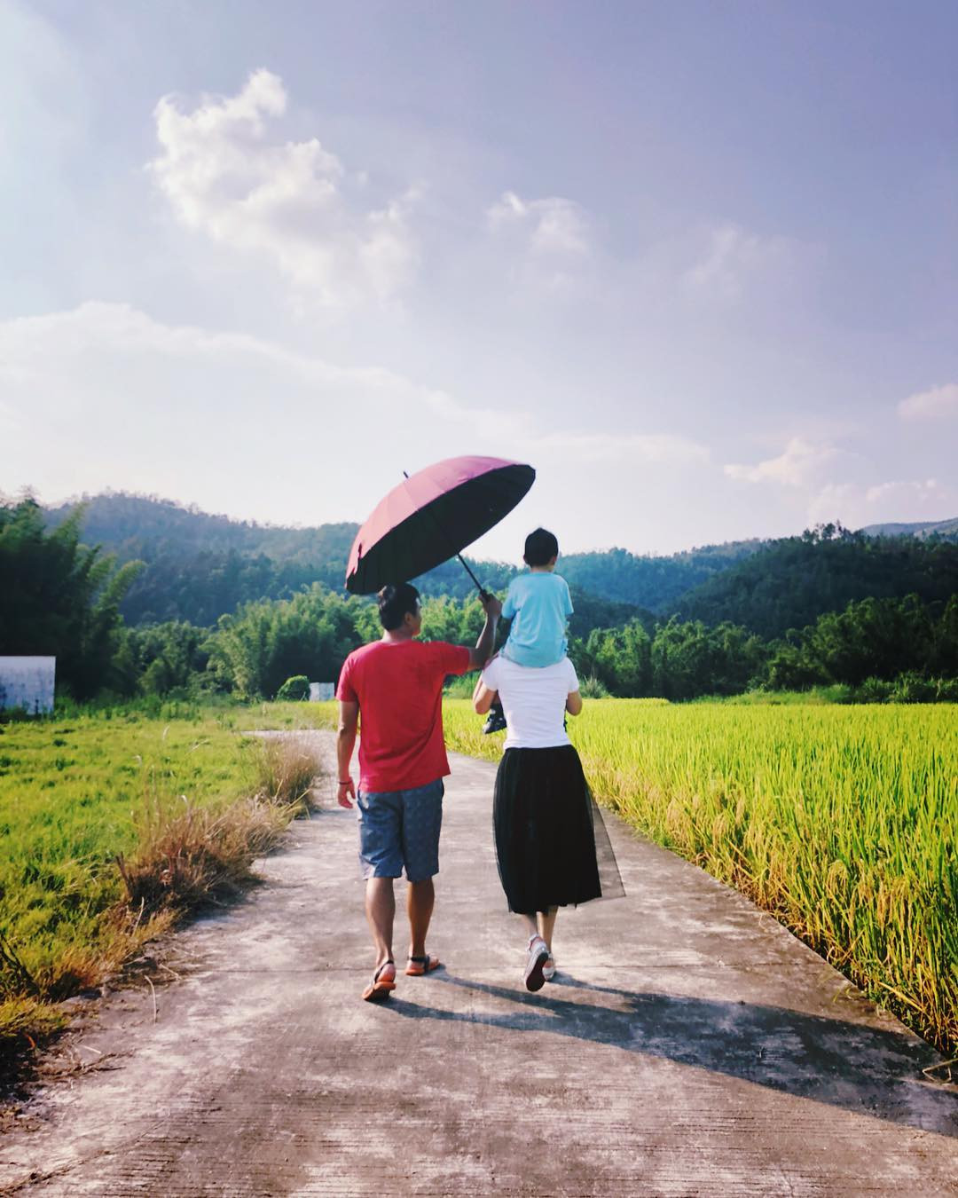 Phạm Văn Phương là người sống tình cảm và rất yêu con trai mình. U50, mặt mộc, nàng Tiểu Long Nữ “quốc bảo nhan sắc” Singapore sở hữu làn da triệu người mê ảnh 2