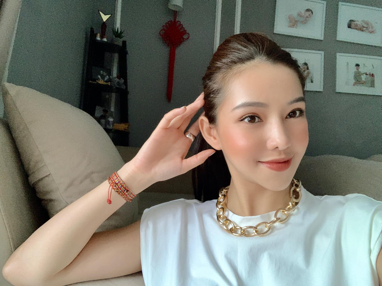 "Hot girl thị phi" Lưu Đê Ly Lưu Đê Ly nói gì trước thông tin bị giang hồ đánh đập, đòi nợ 4 triệu ảnh 1