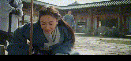 Ở một thời không khác, cô ấy vẫn khóc giả trân y chang vậy. Ở một thời không khác, cô ấy vẫn khóc giả trân y chang vậy.