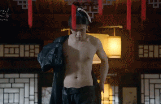 Kang Ha Neul trước đó vốn ngại "cởi áo" trên màn ảnh, vậy mà trong Moon Lover lại khiến khán giả choáng ngợp bởi thân hình rắn chắc. Kang Ha Neul trước đó vốn ngại "cởi áo" trên màn ảnh, vậy mà trong Moon Lover lại khiến khán giả choáng ngợp bởi thân hình rắn chắc.