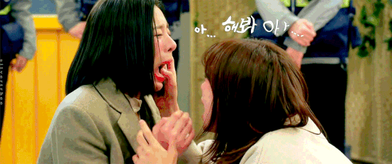 Cùng lên cả đồn cảnh sát chỉ vì xỉn quá rồi ôm nhau khóc tại đồn không chịu về. Cùng lên cả đồn cảnh sát chỉ vì xỉn quá rồi ôm nhau khóc tại đồn không chịu về.