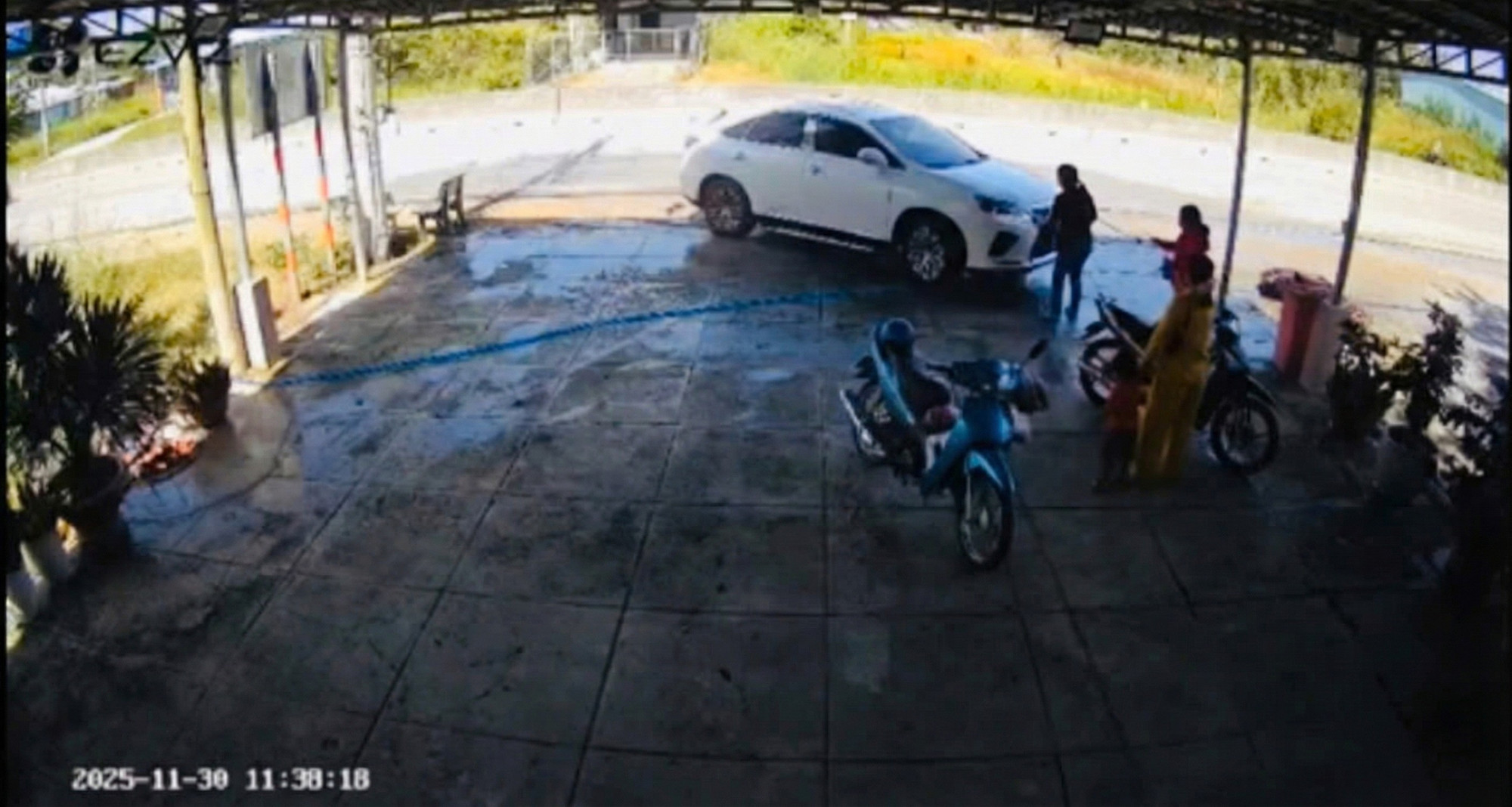 Tây Ninh: Ô tô liên tiếp đâm 3 lần vào nhóm phụ nữ, trẻ em khiến một người tử vong | Báo điện tử Tiền Phong