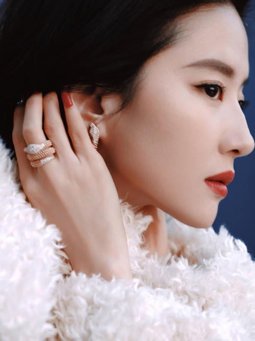 Công chúng khó chịu khi không được phép nhận xét về Lưu Diệc Phi. Công chúng khó chịu khi không được phép nhận xét về Lưu Diệc Phi.