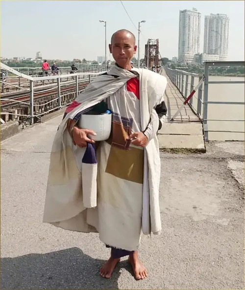 Ông Minh Tuệ đề nghị không phát tán hình ảnh cá nhân lên mạng xã hội. Ông Minh Tuệ đề nghị không phát tán hình ảnh cá nhân lên mạng xã hội.