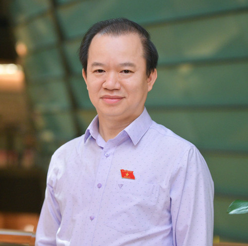 PGS.TS Bùi Hoài Sơn - Ủy viên Thường trực Ủy ban Văn hóa, Giáo dục của Quốc hội. PGS.TS Bùi Hoài Sơn - Ủy viên Thường trực Ủy ban Văn hóa, Giáo dục của Quốc hội.