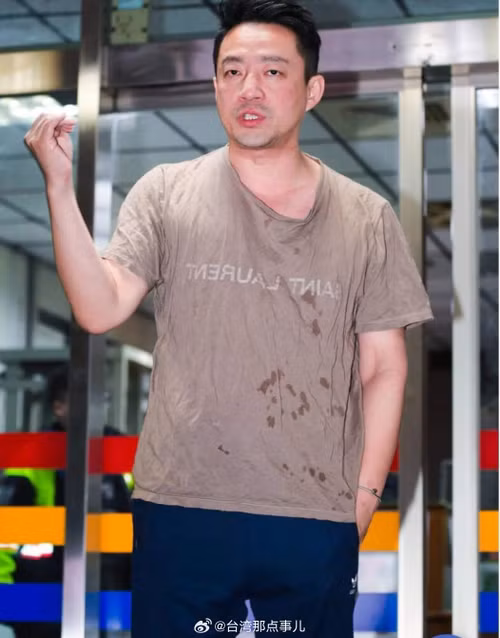 Uông Tiểu Phi và Từ Hy Viên đấu tố lẫn nhau.
