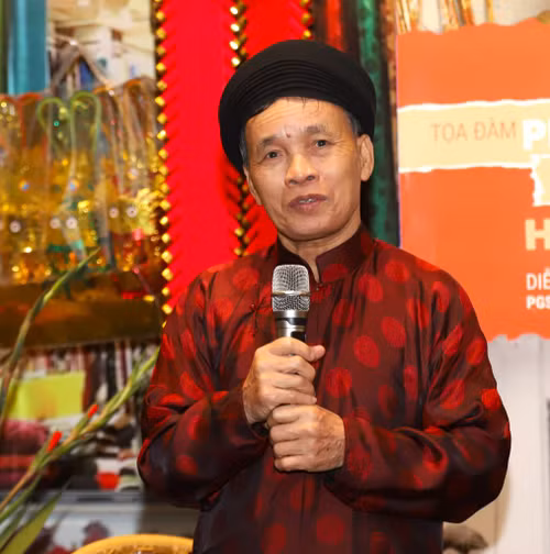 PGS. TS Bùi Xuân Đính - nguyên trưởng phòng Tộc người Việt, Viện Dân tộc học (Viện Hàn lâm Khoa học xã hội Việt Nam). PGS. TS Bùi Xuân Đính - nguyên trưởng phòng Tộc người Việt, Viện Dân tộc học (Viện Hàn lâm Khoa học xã hội Việt Nam).