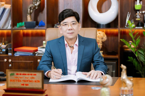 Chủ tịch Hiệp hội Quảng cáo Việt Nam Nguyễn Trường Sơn khuyên người dùng mạng xã hội nên tỉnh táo khi tiếp nhận thông tin.