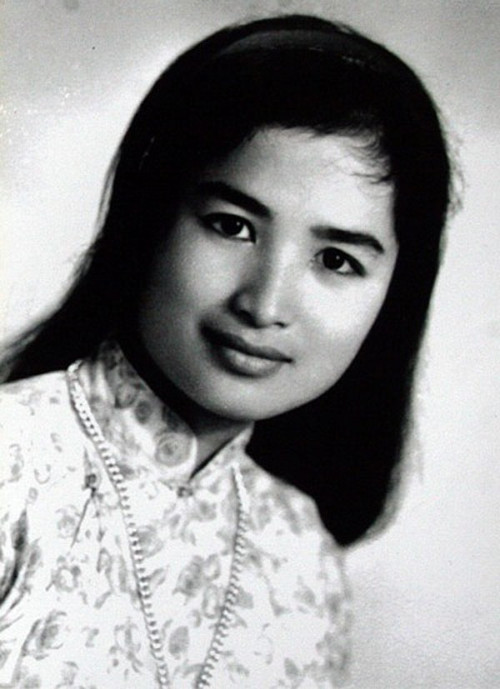 NSND Trà Giang thời trẻ. NSND Trà Giang thời trẻ.