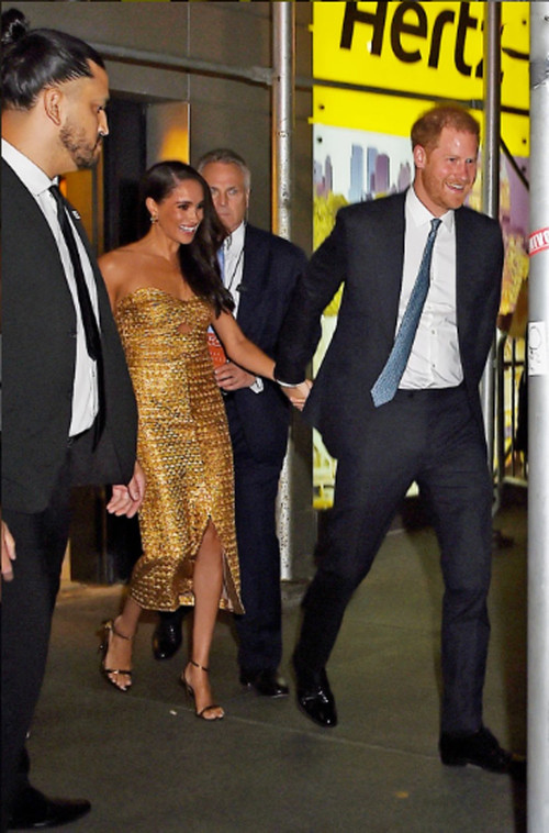 Harry và Meghan Markle trong chuyến công tác ở New York, Mỹ. Harry và Meghan Markle trong chuyến công tác ở New York, Mỹ.