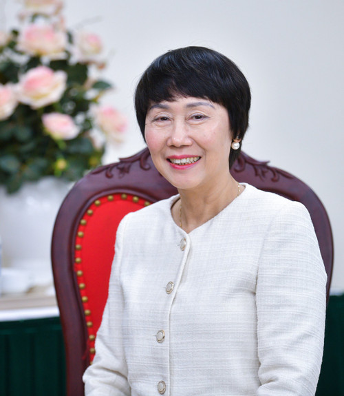 GS. TS Từ Thị Loan nhấn mạnh nếu gia đình có vấn đề, xã hội, đất nước đều bị ảnh hưởng.