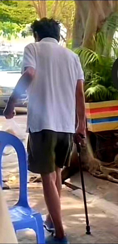 Hình ảnh buồn bã của Thương Tín thời U70.