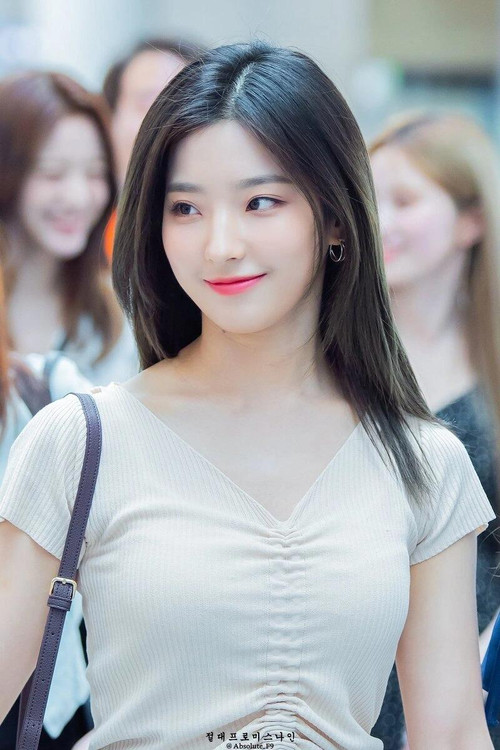 Sae Rom từng dính tranh cãi thái độ. Ảnh: AllKpop. Sae Rom từng dính tranh cãi thái độ. Ảnh: AllKpop.