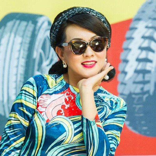 Nghệ sĩ Phương Dung không con cái, lẻ bóng một mình ở tuổi U60. Nghệ sĩ Phương Dung không con cái, lẻ bóng một mình ở tuổi U60.