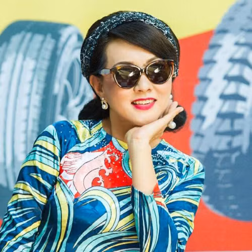 Nghệ sĩ Phương Dung không con cái, lẻ bóng một mình ở tuổi U60.