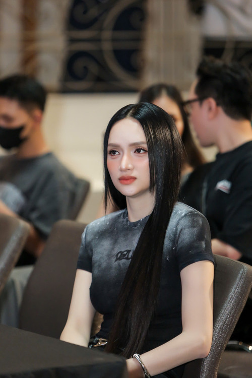 Hương Giang tập trung sản xuất Hoa hậu Việt Nam 2025. Hương Giang tập trung sản xuất Hoa hậu Việt Nam 2025.