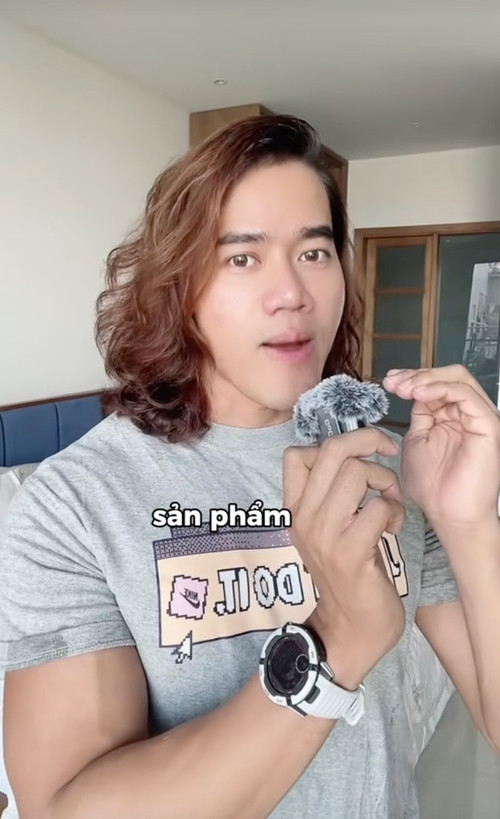 TikToker xin lỗi sau vụ kẹo rau củ liên quan Quang Linh Vlogs và Hằng Du Mục.