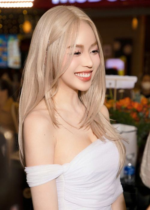 Khán giả ấn tượng với tạo hình mới của Thanh Thủy. Khán giả ấn tượng với tạo hình mới của Thanh Thủy.