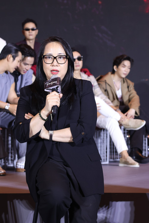 Bà Vân Hạnh Ngô đứng sau thành công của Anh trai, Chị đẹp. Bà Vân Hạnh Ngô đứng sau thành công của Anh trai, Chị đẹp.