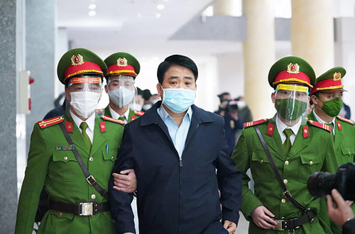 Cựu Chủ tịch UBND TP Hà Nội - Nguyễn Đức Chung lĩnh 8 năm tù Cựu Chủ tịch UBND TP Hà Nội - Nguyễn Đức Chung lĩnh 8 năm tù