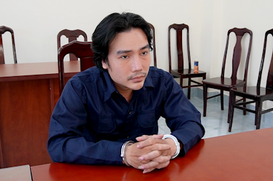 Đỗ Xuân Khánh tại cơ quan công an. Ảnh: Công an cung cấp.