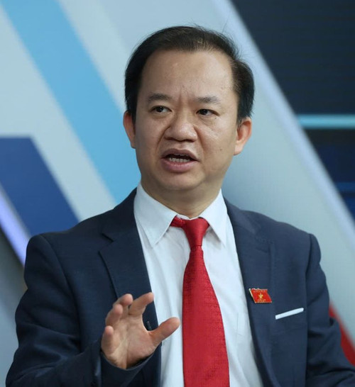 PGS.TS Bùi Hoài Sơn nhấn mạnh việc sao kê không phải là công cụ để đấu tố, mà là công cụ quan trọng để duy trì niềm tin cho các hoạt động cứu trợ bền vững. PGS.TS Bùi Hoài Sơn nhấn mạnh việc sao kê không phải là công cụ để đấu tố, mà là công cụ quan trọng để duy trì niềm tin cho các hoạt động cứu trợ bền vững.