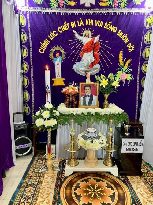 Hình ảnh lễ viếng Đức Tiến tại nhà riêng ở TPHCM.