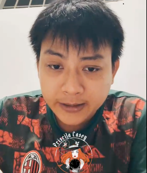 Hoài Lâm trong buổi giao lưu khán giả.