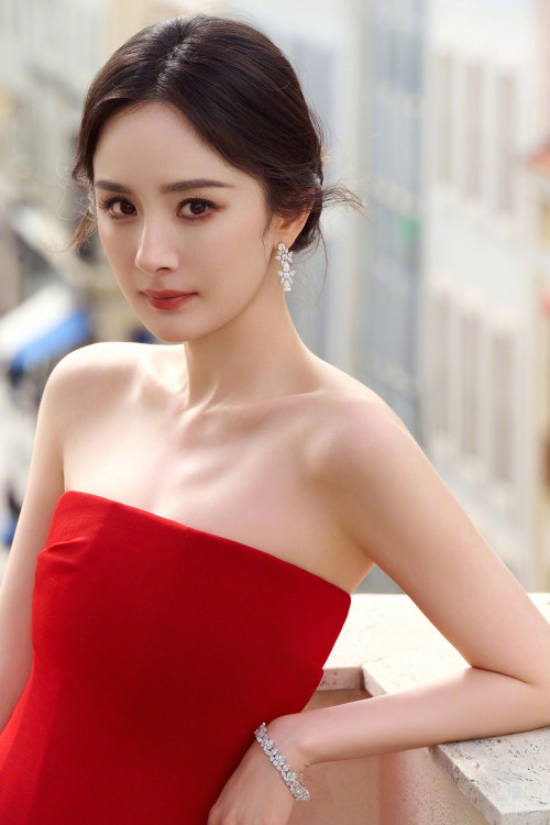 Chỉ trong tháng 5, Dương Mịch có tới 3 phim ra mắt và đều thu lại thành tích bết bát.