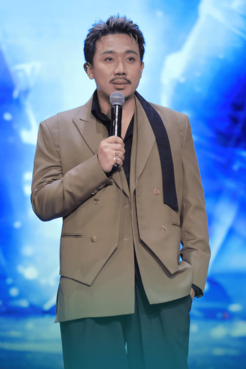 Trấn Thành chia sẻ về chuyện xin con nuôi.