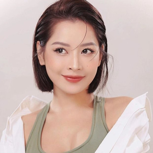 Chi Pu bị nghi ngờ về khả năng ca hát. Chi Pu bị nghi ngờ về khả năng ca hát.