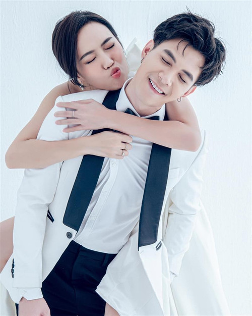 Anh Tú lên tiếng về ồn ào tình ái. Anh Tú lên tiếng về ồn ào tình ái.